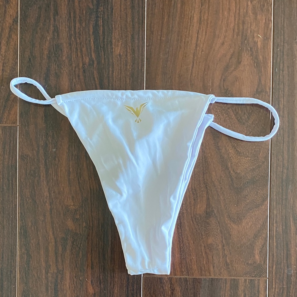 White Triangle Bikini Set - Picture 5 of 7